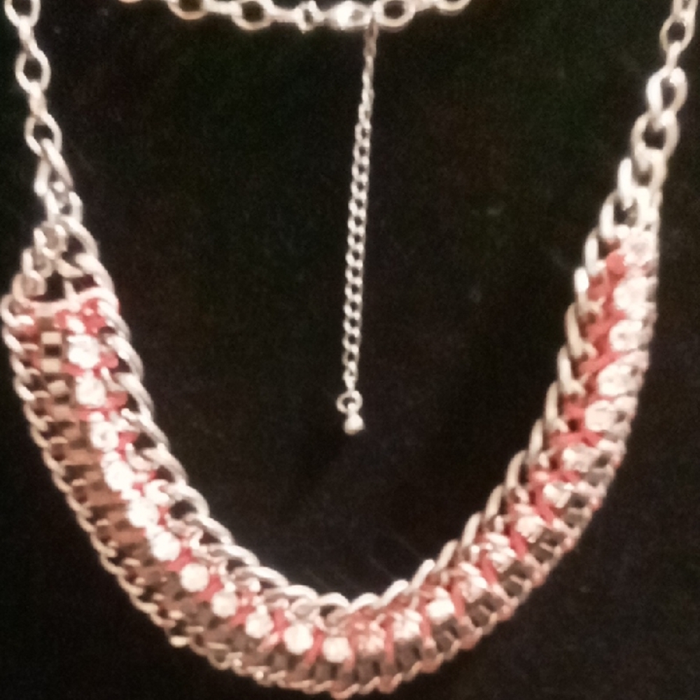 Chic Silver and Pink chunky Chain layered & woven Necklace. 19 in long